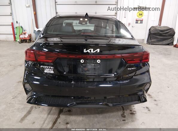 3KPF54AD8RE821307 2024 KIA FORTE Black 