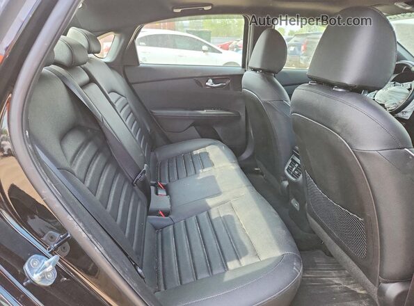 3KPF54AD9NE466917 2022 KIA FORTE Black 