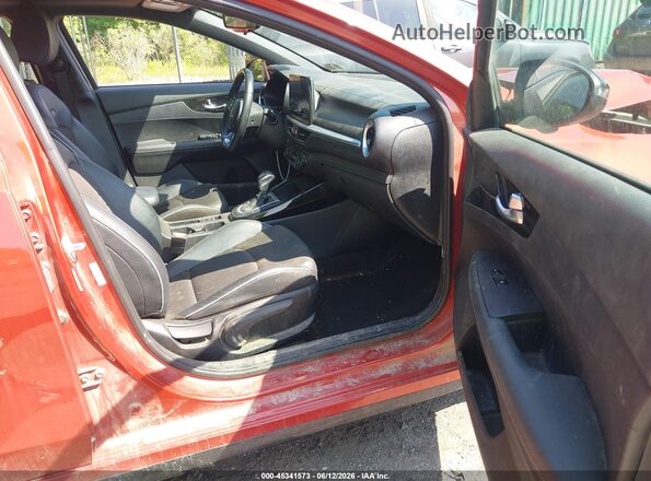 3KPF54AD9PE551050 2023 KIA FORTE Оранжевый Вид салона спереди