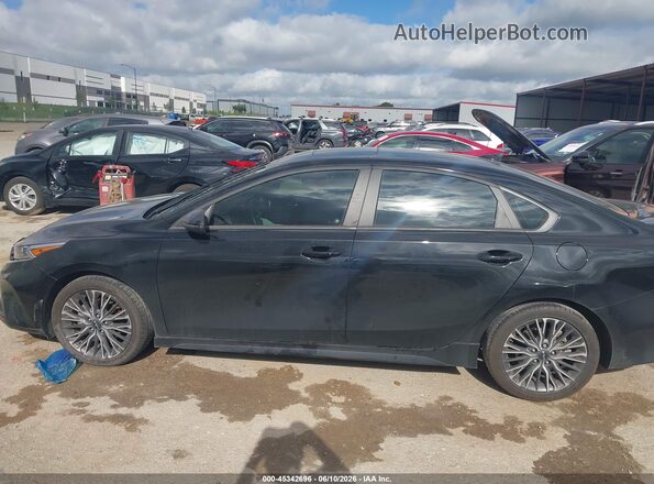 3KPF54AD9RE796109 2024 KIA FORTE Black Widok wnętrza 360 stopni