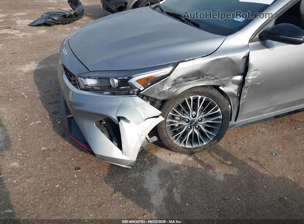 3KPF54ADXPE594425 2023 KIA FORTE Gray Widok z przodu