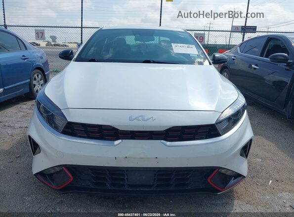 3KPF54ADXRE718180 2024 KIA FORTE White Widok zestawu wskaźników