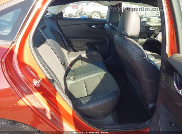 3KPF54ADXRE724142 2024 KIA FORTE Orange VIN կոդի պիտակի տեսք