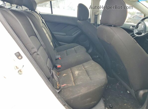 3KPFK4A70HE064761 2017 KIA FORTE White Widok tylnych siedzeń