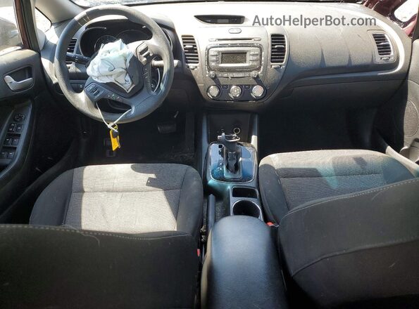 3KPFK4A71HE044552 2017 KIA FORTE Black Dashboard view