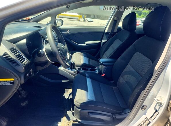 3KPFK4A71HE047113 2017 KIA FORTE Silver Սալոնի դիմացի տեսք
