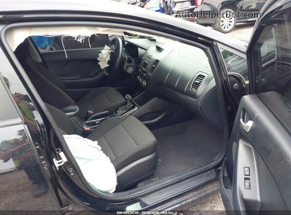 3KPFK4A71HE136759 2017 KIA FORTE Черный Вид салона спереди