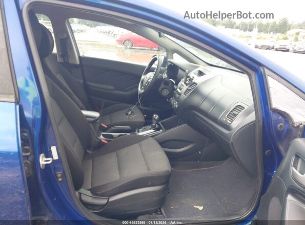 3KPFK4A72HE009809 2017 KIA FORTE Blue Widok wnętrza z przodu