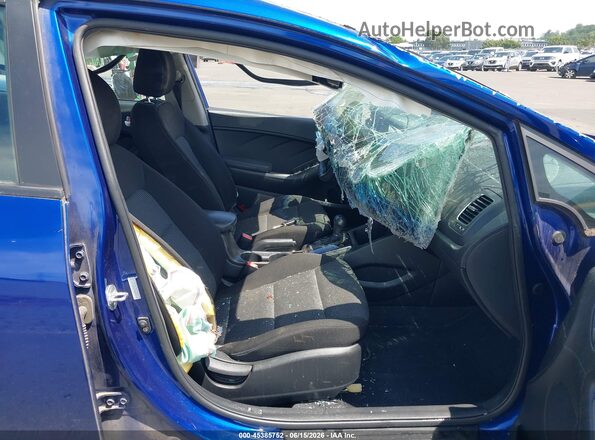 3KPFK4A72HE047718 2017 KIA FORTE Blue Widok wnętrza z przodu