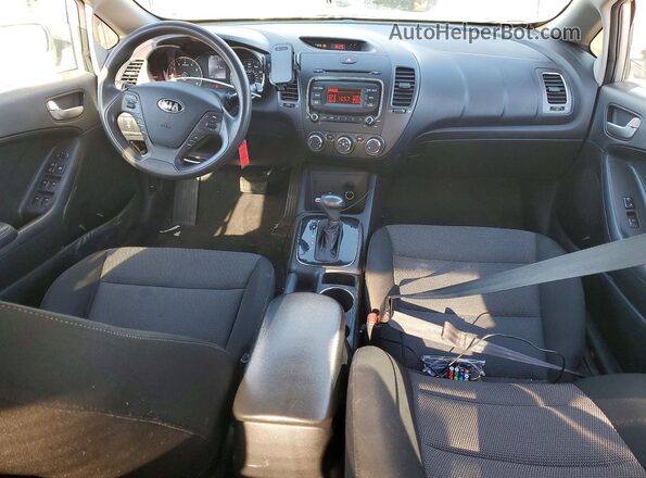 3KPFK4A72HE067581 2017 KIA FORTE Silver 