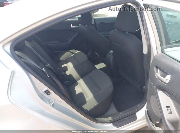 3KPFK4A72HE075793 2017 KIA FORTE Silver 
