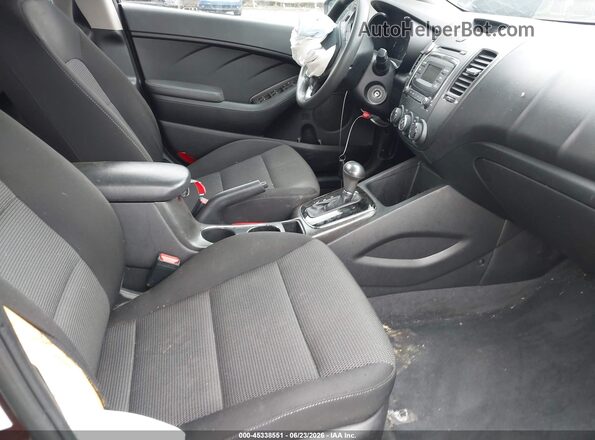 3KPFK4A72HE090889 2017 KIA FORTE Burgundy Вид салону спереду