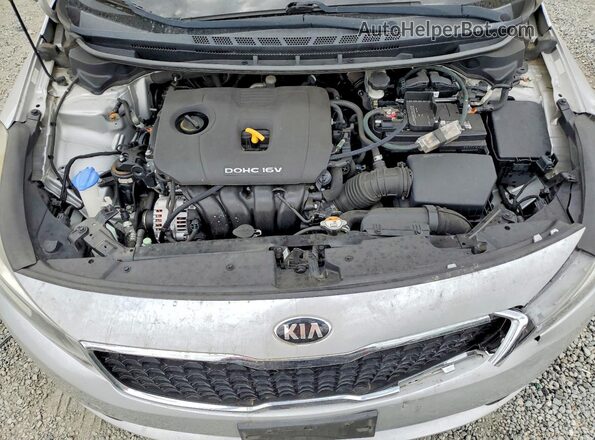 3KPFK4A72HE142876 2017 KIA FORTE Silver Rear interior view