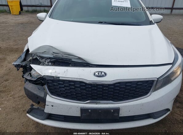 3KPFK4A75HE068787 2017 KIA FORTE White Вид спереду