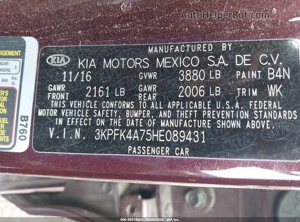 3KPFK4A75HE089431 2017 KIA FORTE Maroon Vista del compartimento del motor