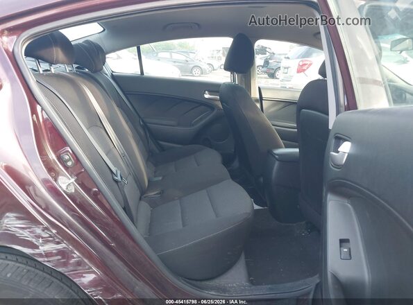 3KPFK4A75JE174646 2018 KIA FORTE Burgundy Vista de la etiqueta del VIN