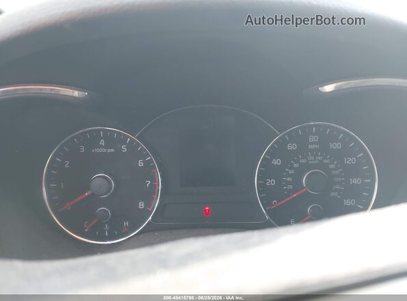3KPFK4A75JE174646 2018 KIA FORTE Burgundy Vista de los asientos traseros