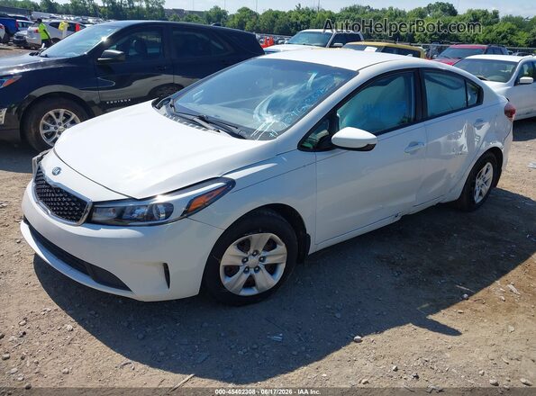 3KPFK4A76HE037841 2017 KIA FORTE White წინა მარცხენა ხედი სამი მეოთხედიდან