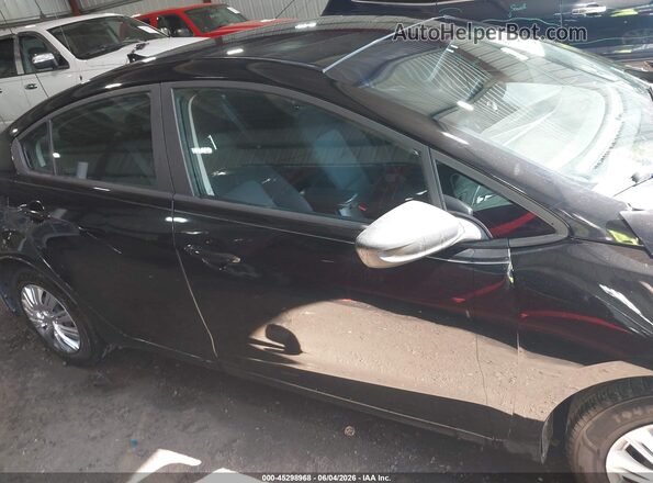 3KPFK4A76HE095142 2017 KIA FORTE Black Սալոնի հետևի տեսք