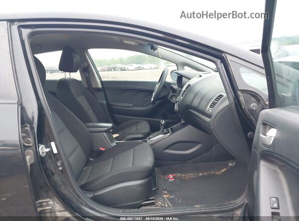 3KPFK4A76HE099675 2017 KIA FORTE Black წინა სალონის ხედი