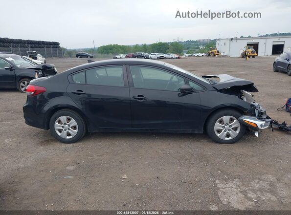 3KPFK4A76HE099675 2017 KIA FORTE Black უკანა სალონის ხედი