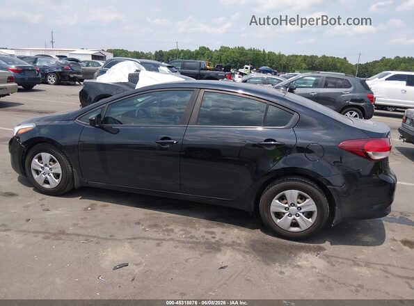 3KPFK4A76HE142203 2017 KIA FORTE Black უკანა სალონის ხედი