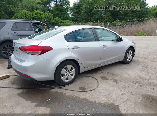 3KPFK4A76HE153802 2017 KIA FORTE Silver უკანა მარჯვენა