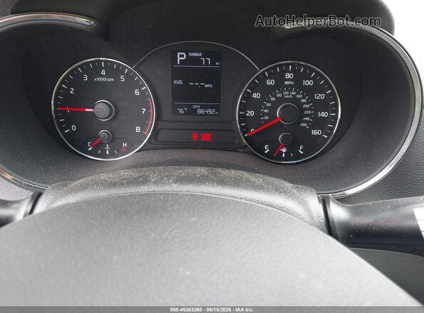 3KPFK4A76HE153802 2017 KIA FORTE Silver უკანა სავარძლების ხედი