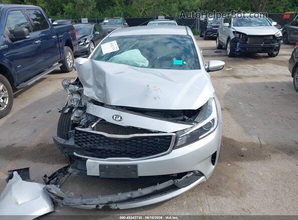 3KPFK4A76JE219223 2018 KIA FORTE Gray Widok zestawu wskaźników