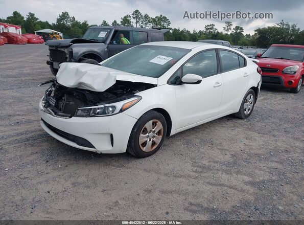 3KPFK4A76JE229010 2018 KIA FORTE Белый Передняя левая четверть