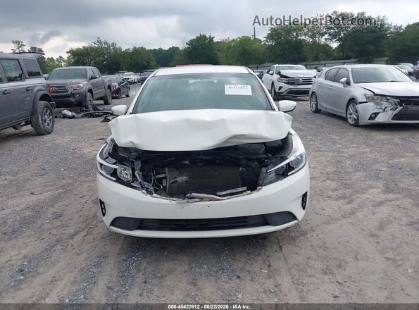 3KPFK4A76JE229010 2018 KIA FORTE Белый Вид щитка приборов