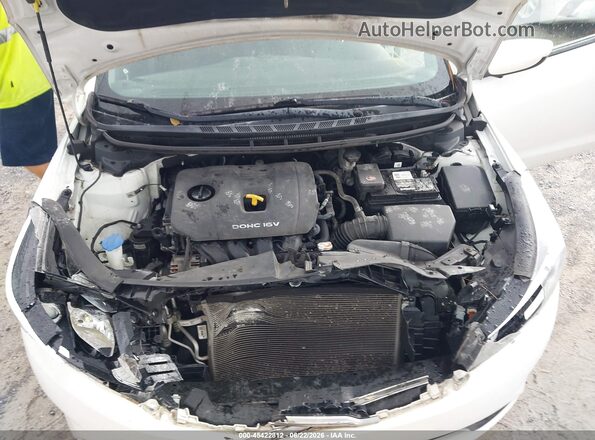 3KPFK4A76JE229010 2018 KIA FORTE Белый Вид сзади