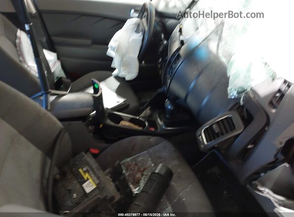 3KPFK4A77HE054549 2017 KIA FORTE Black Widok wnętrza z przodu