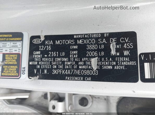3KPFK4A77HE098003 2017 KIA FORTE Silver Widok komory silnika