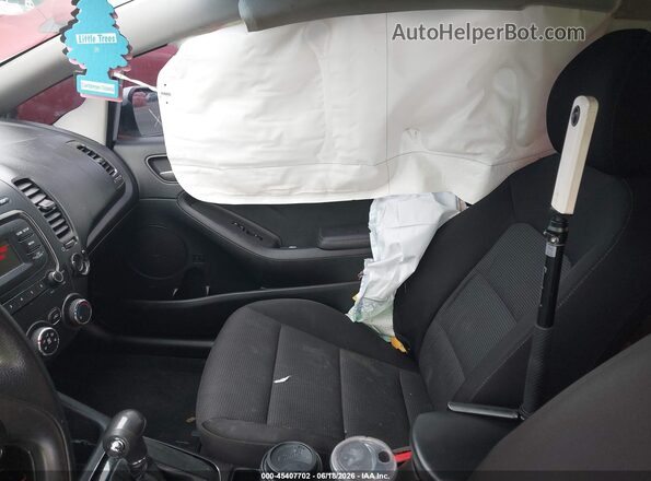 3KPFK4A77HE098003 2017 KIA FORTE Silver Widok wnętrza z przodu