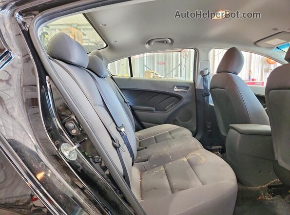 3KPFK4A77JE270214 2018 KIA FORTE Black 