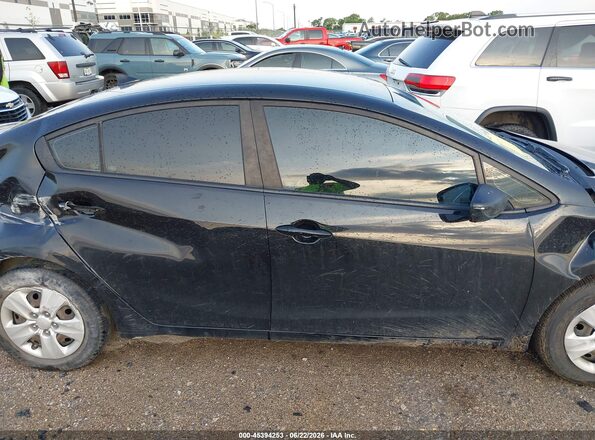 3KPFK4A78HE077516 2017 KIA FORTE Black Вид задньої частини салону