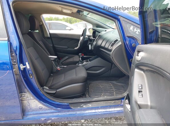 3KPFK4A7XHE036739 2017 KIA FORTE Blue წინა სალონის ხედი