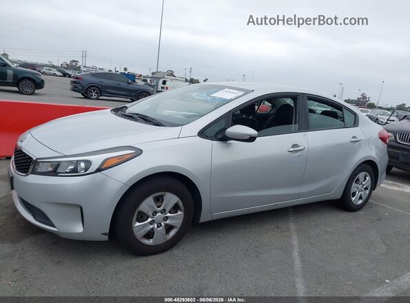 3KPFK4A7XJE214283 2018 KIA FORTE Silver სალონის 360-გრადუსიანი ხედი