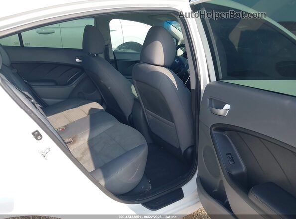 3KPFL4A71HE059856 2017 KIA FORTE White VIN կոդի պիտակի տեսք