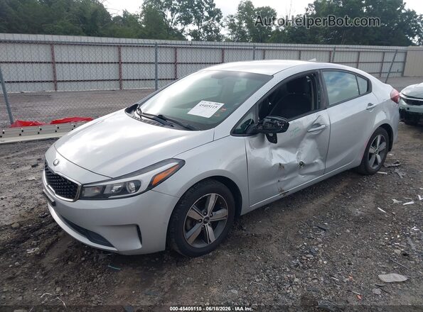 3KPFL4A71JE202956 2018 KIA FORTE Silver Առջևի ձախ երեք քառորդ տեսարան