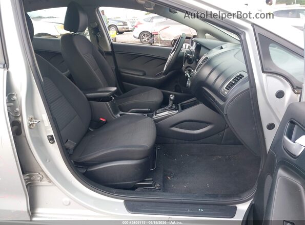 3KPFL4A71JE202956 2018 KIA FORTE Silver Սալոնի դիմացի տեսք