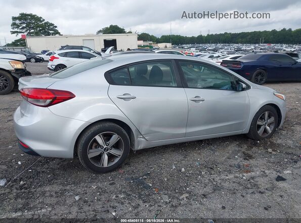 3KPFL4A71JE202956 2018 KIA FORTE Silver Սալոնի հետևի տեսք