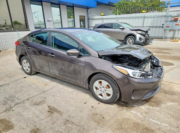 3KPFL4A71JE204366 2018 KIA FORTE Brown Przód prawy