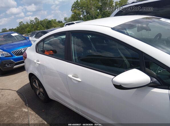 3KPFL4A71JE219370 2018 KIA FORTE White Vista interior trasera