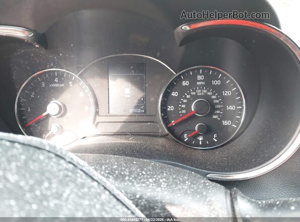 3KPFL4A72HE053399 2017 KIA FORTE White Widok tylnych siedzeń