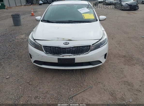 3KPFL4A72HE053399 2017 KIA FORTE White Widok zestawu wskaźników