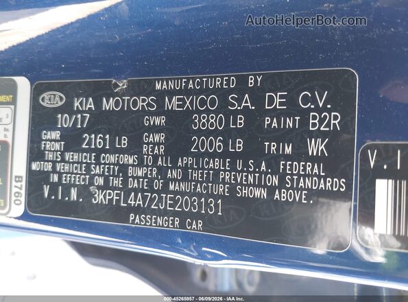 3KPFL4A72JE203131 2018 KIA FORTE Blue Vista del compartimento del motor