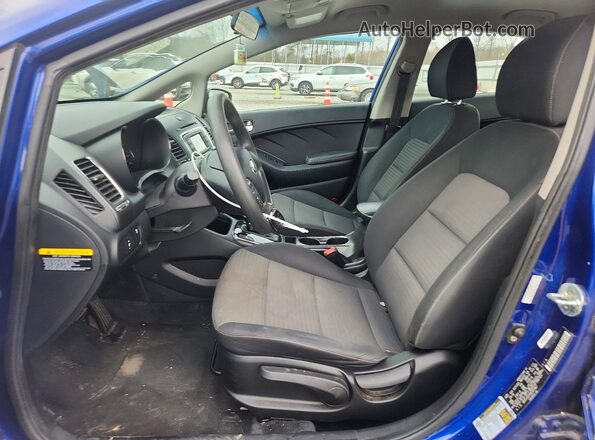 3KPFL4A73HE007967 2017 KIA FORTE Синий Вид салона спереди