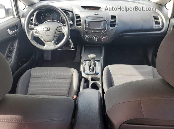 3KPFL4A73HE127929 2017 KIA FORTE White წინა პანელის ხედი